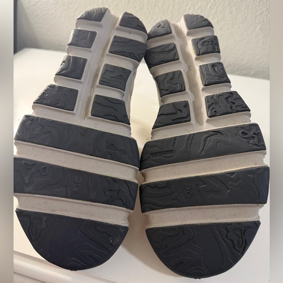 On cloudsway Stylish Women's Athletic Shoes in Tan and Gray - Picture 5 of 7